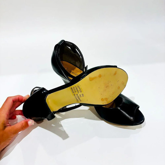 VERONA Black faux  leather sandals - Picture 7 of 7